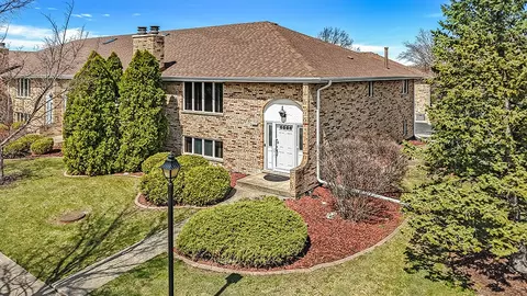 7220 W 154th St, Orland Park, IL 60462