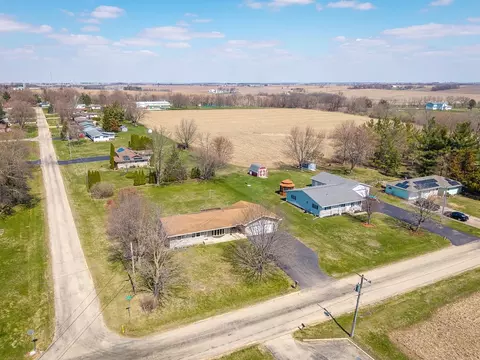 2096 E Maize Rd, Freeport, IL 61032 photo 36