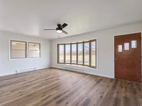 2096 E Maize Rd, Freeport, IL 61032 photo 14