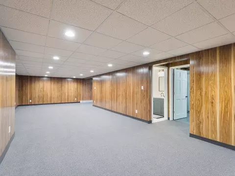 2096 E Maize Rd, Freeport, IL 61032 photo 25
