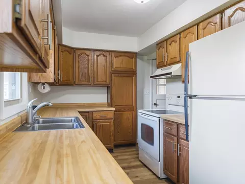 2096 E Maize Rd, Freeport, IL 61032 photo 7