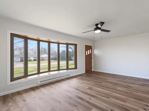 2096 E Maize Rd, Freeport, IL 61032 photo 15