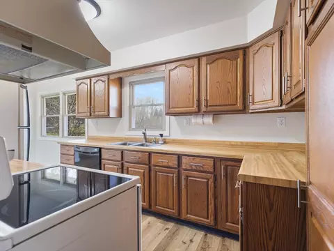2096 E Maize Rd, Freeport, IL 61032 photo 11