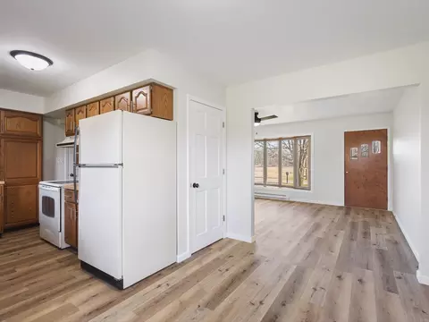 2096 E Maize Rd, Freeport, IL 61032 photo 12