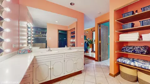 Bath - 84 Graymoor Ln, Olympia Fields, IL 60461 photo 1 of 5
