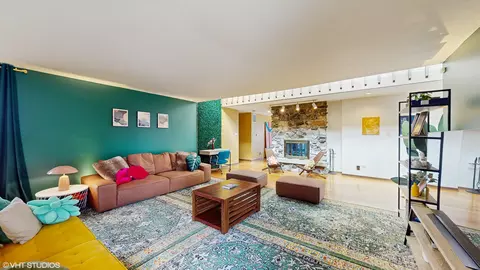 Living - 84 Graymoor Ln, Olympia Fields, IL 60461 photo 3 of 3
