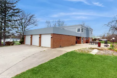 Other - 84 Graymoor Ln, Olympia Fields, IL 60461 photo 2 of 8