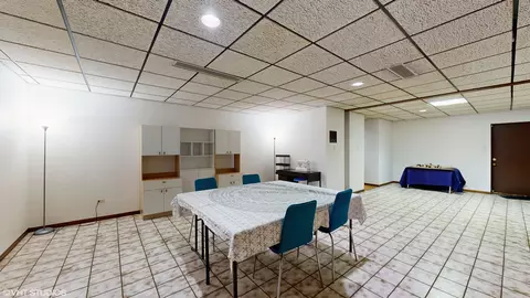 Dining - 84 Graymoor Ln, Olympia Fields, IL 60461 photo 6 of 6
