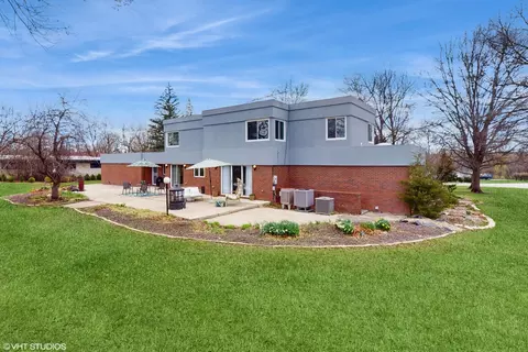 Exterior - 84 Graymoor Ln, Olympia Fields, IL 60461 photo 6 of 6