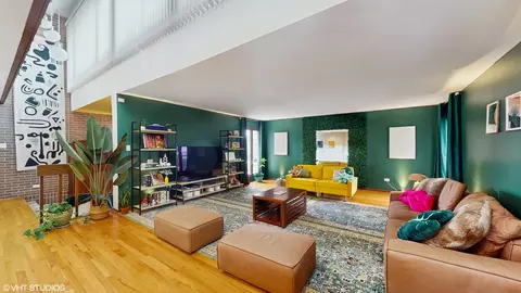Living - 84 Graymoor Ln, Olympia Fields, IL 60461 photo 2 of 3