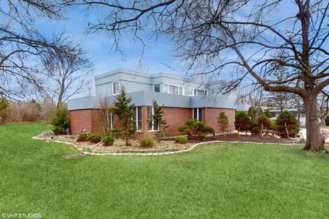 Exterior - 84 Graymoor Ln, Olympia Fields, IL 60461 photo 2 of 6