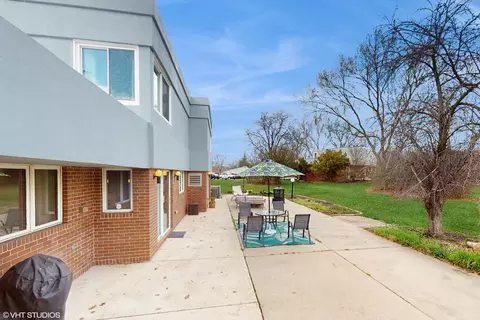 Exterior - 84 Graymoor Ln, Olympia Fields, IL 60461 photo 3 of 6