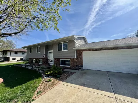 110 S Orr Dr, Normal, IL 61761
