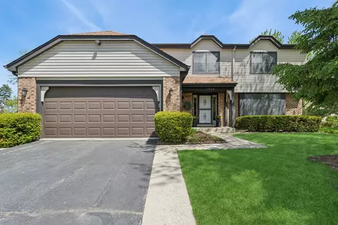 1900 Buckingham Rd, Mundelein, IL 60060