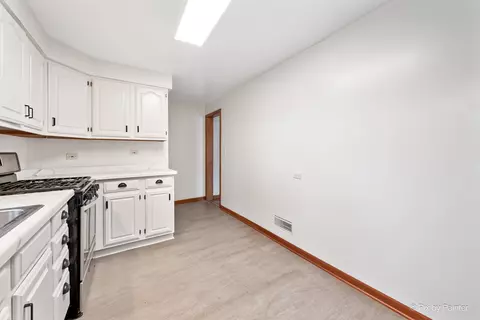 1233 Fox River Dr, Algonquin, IL 60102 photo 17