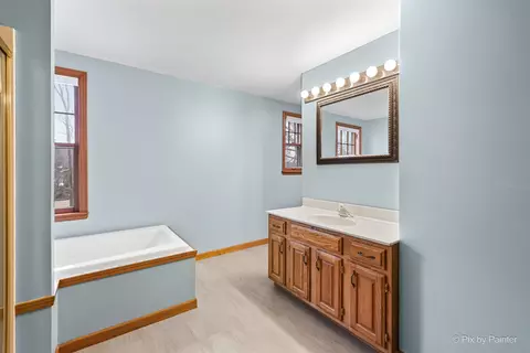 1233 Fox River Dr, Algonquin, IL 60102 photo 30