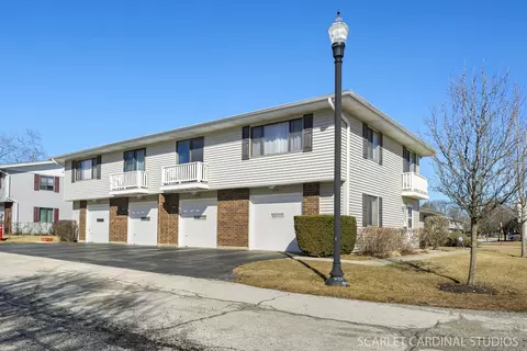 1324 Yarmouth Ct #701, Schaumburg, IL 60193