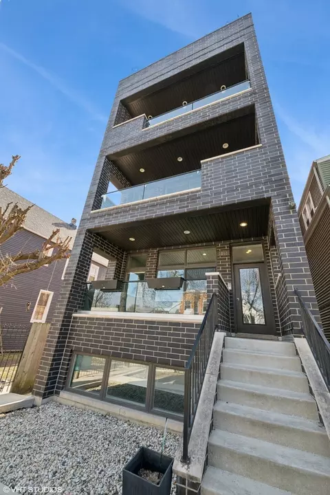 1812 N Sawyer Ave #1F, Chicago, IL 60647