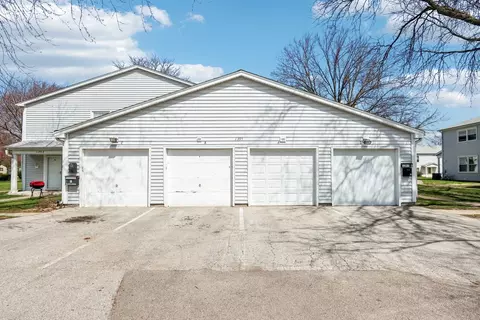 1395 S Glen Cir S #D, Aurora, IL 60506