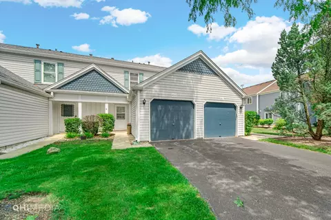 2513 Prairieview Ln, Aurora, IL 60502
