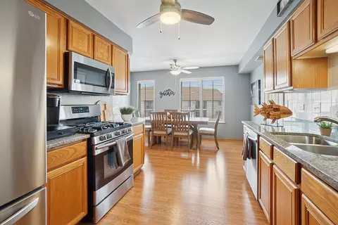 Kitchen - 6825 Forestview Dr #3D, Oak Forest, IL 60452 photo 1 of 2