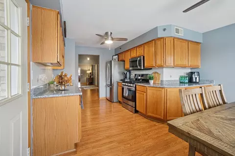 Kitchen - 6825 Forestview Dr #3D, Oak Forest, IL 60452 photo 2 of 2