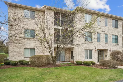6825 Forestview Dr #3D, Oak Forest, IL 60452