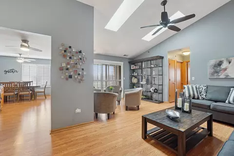 Living - 6825 Forestview Dr #3D, Oak Forest, IL 60452 photo 2 of 5