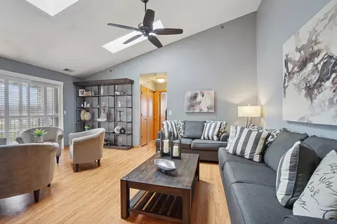 Living - 6825 Forestview Dr #3D, Oak Forest, IL 60452 photo 1 of 5