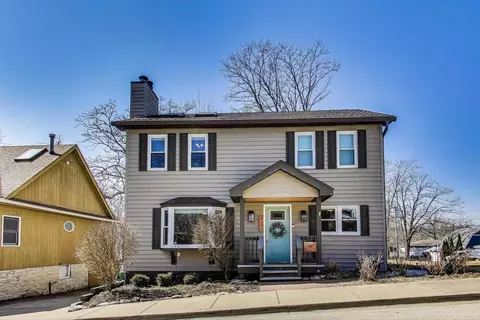 722 Czacki St, Lemont, IL 60439