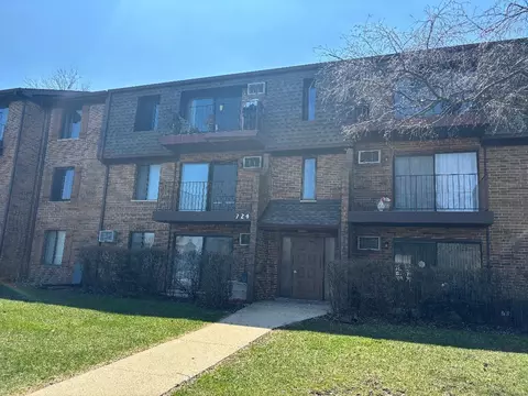 724 N Briar Hill Ln #1, Addison, IL 60101