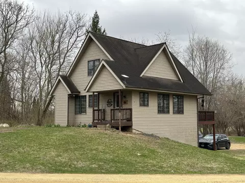8560 N Hales Corner Rd, Stillman Valley, IL 61084