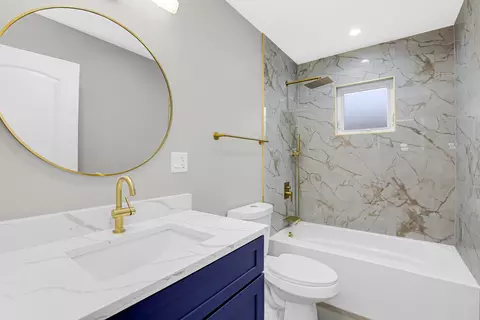 Bath - 612 E 88th Pl, Chicago, IL 60619 photo 1 of 3