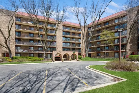 35 S Baybrook Dr #503, Palatine, IL 60074