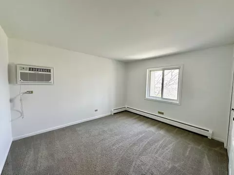 Bedroom - 248 E Bailey Rd #L, Naperville, IL 60565 photo 1 of 4