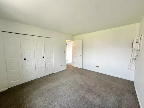 Bedroom - 248 E Bailey Rd #L, Naperville, IL 60565 photo 2 of 4