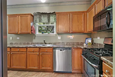 Kitchen - 437 Deer Run Rd, Lakemoor, IL 60051 photo 1 of 4