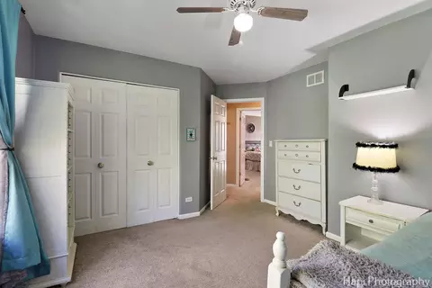Bedroom - 437 Deer Run Rd, Lakemoor, IL 60051 photo 2 of 8