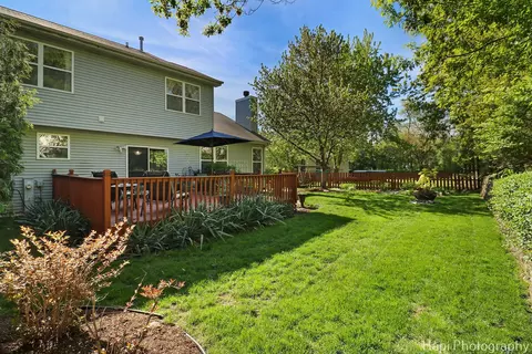 Exterior - 437 Deer Run Rd, Lakemoor, IL 60051 photo 6 of 8