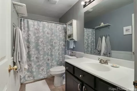 Bath - 437 Deer Run Rd, Lakemoor, IL 60051 photo 2 of 3