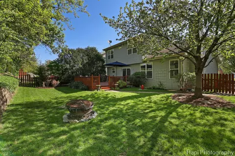Exterior - 437 Deer Run Rd, Lakemoor, IL 60051 photo 4 of 8