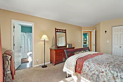 Bedroom - 437 Deer Run Rd, Lakemoor, IL 60051 photo 7 of 8