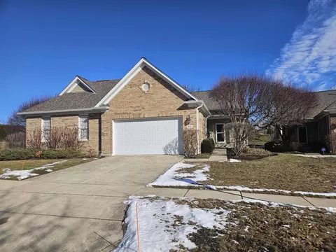 911 Ginger Ln, Geneva, IL 60134