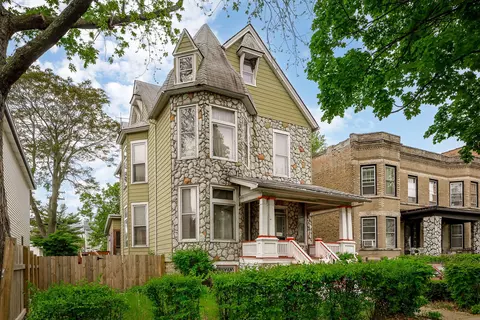 5733 W Ohio St, Chicago, IL 60644