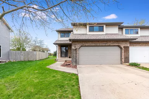 213 Huntington Ct, Shorewood, IL 60404