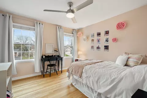 Bedroom - 1635 Orth Dr, Wheaton, IL 60189 photo 1 of 4