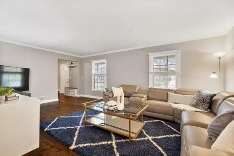 Living - 1635 Orth Dr, Wheaton, IL 60189 photo 2 of 5