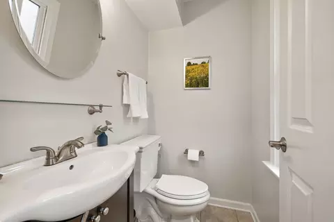 Bath - 1635 Orth Dr, Wheaton, IL 60189 photo 3 of 3