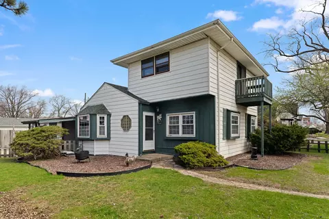 4960 W 91st Pl, Oak Lawn, IL 60453
