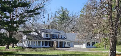 180 N North Signal Hill Rd, North Barrington, IL 60010